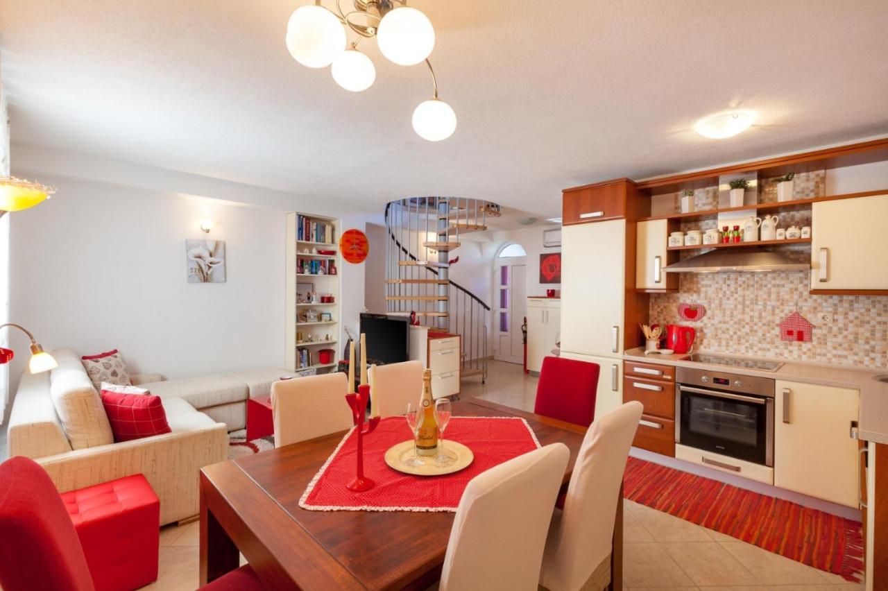 Apartman Dijana Apartment โตรกีร์ ภายนอก รูปภาพ