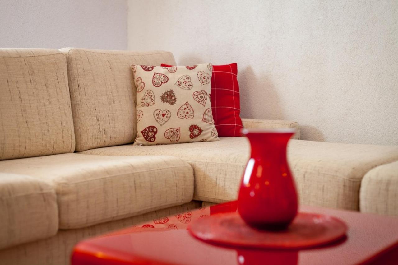 Apartman Dijana Apartment โตรกีร์ ภายนอก รูปภาพ